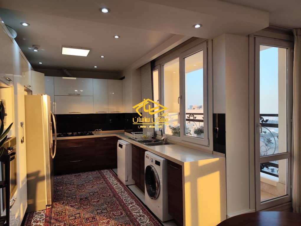 خريد آپارتمان در اوين ١٤٥ متر ٣ خواب خوش نقشه طبقات بالا ويو بي نظير تراس قابل چيدمان در برج سورنا