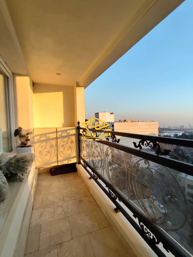 خريد آپارتمان در اوين ١٤٥ متر ٣ خواب خوش نقشه طبقات بالا ويو بي نظير تراس قابل چيدمان در برج سورنا