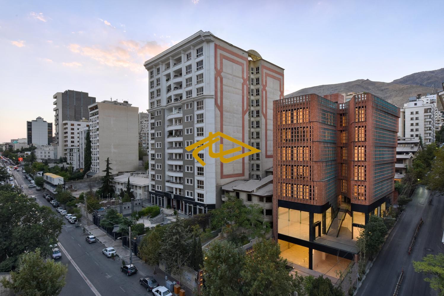 خرید و اجاره واحدهای اداری و تجاری در ساختمان هیترا ولنجک