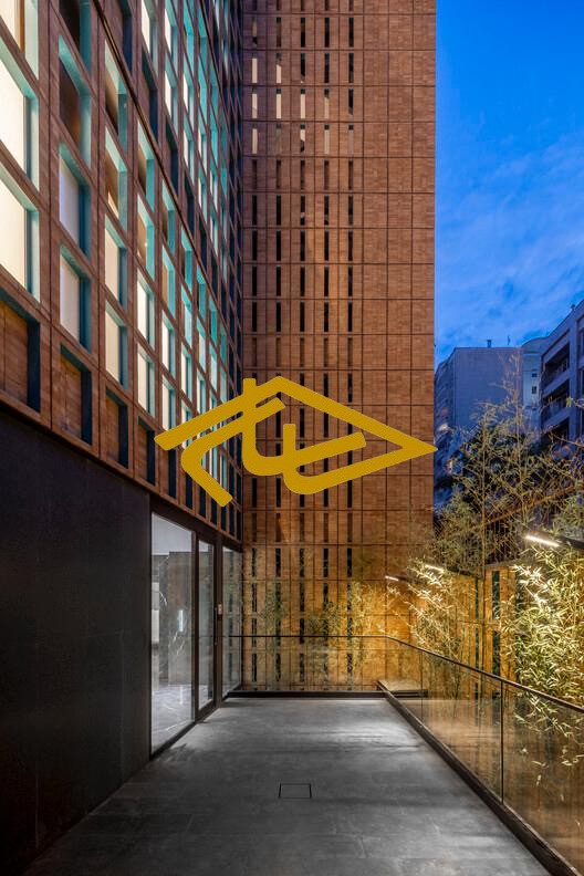 خرید و اجاره واحدهای اداری و تجاری در ساختمان هیترا ولنجک