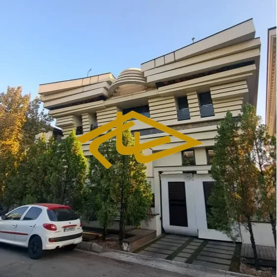 اجاره ویلای لوکس ۵۵۰ متری در زعفرانیه خیابان آبان با روف‌گاردن و چشم‌انداز کاخ سعدآباد | املاک ساسان زعفرانیه