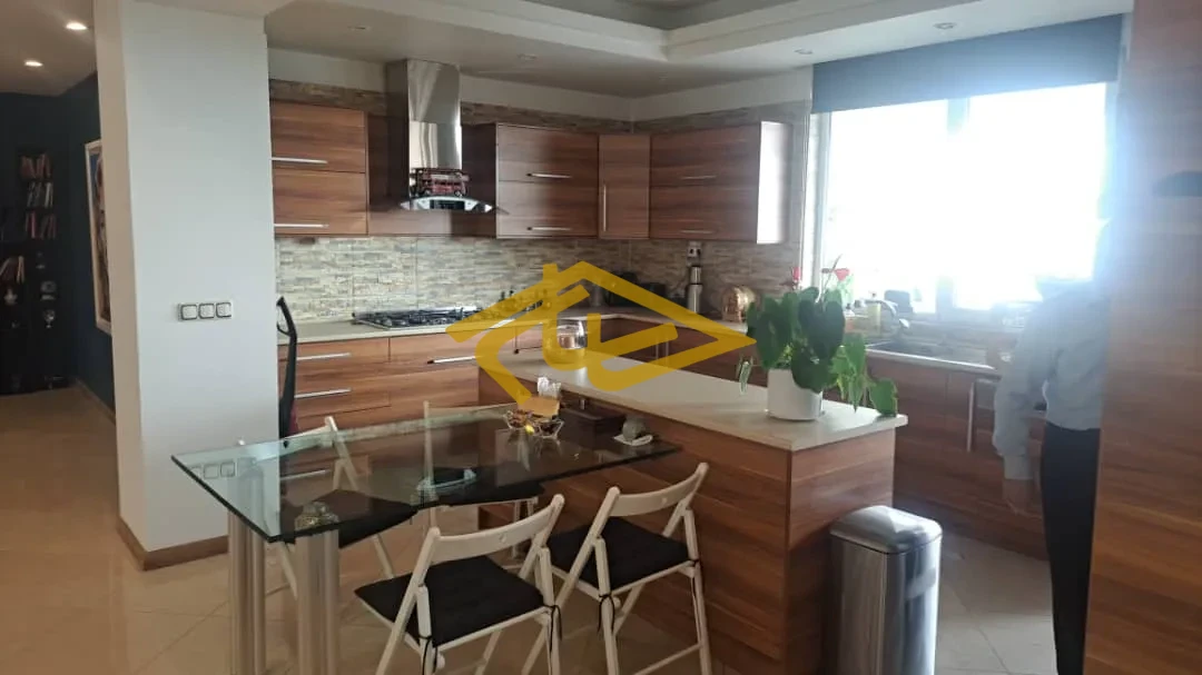 خرید آپارتمان ۳۲۰ متری تک‌واحدی ۴ خواب سوئیت‌دار با ویو ۱۸۰ درجه در ولنجک – فایل خاص املاک ساسان