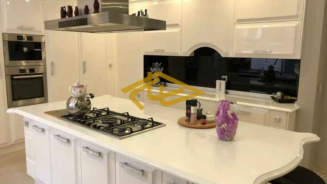 خرید آپارتمان ۲۶۰ متری تک‌واحدی ۴ ساله با ۳ پارکینگ و سوییت در زعفرانیه | املاک ساسان