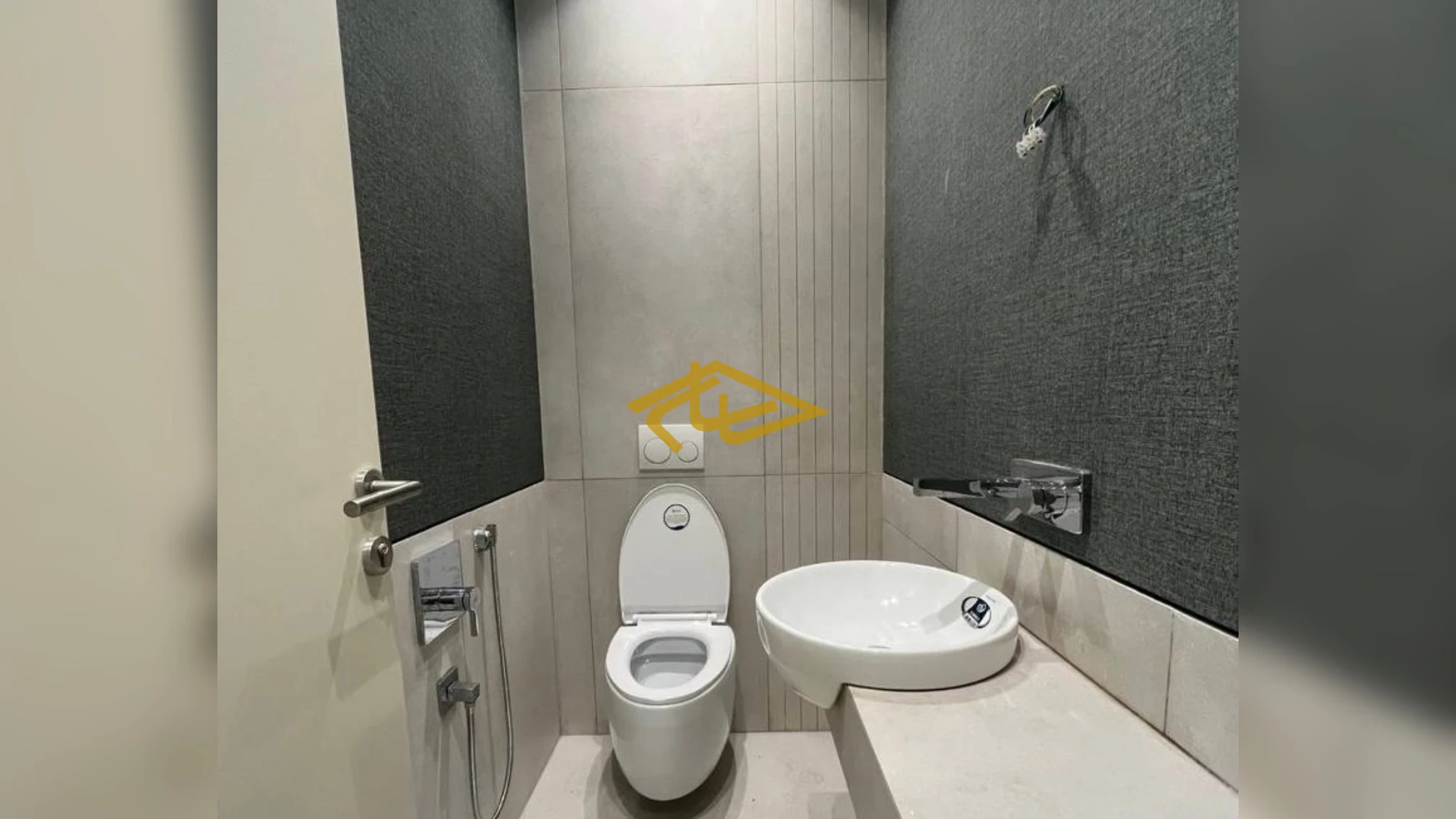 خرید آپارتمان 116 متری، 2 خوابه در زعفرانیه