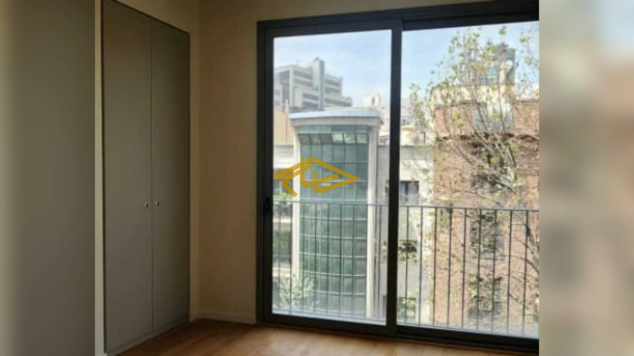 خرید آپارتمان 116 متری، 2 خوابه در زعفرانیه