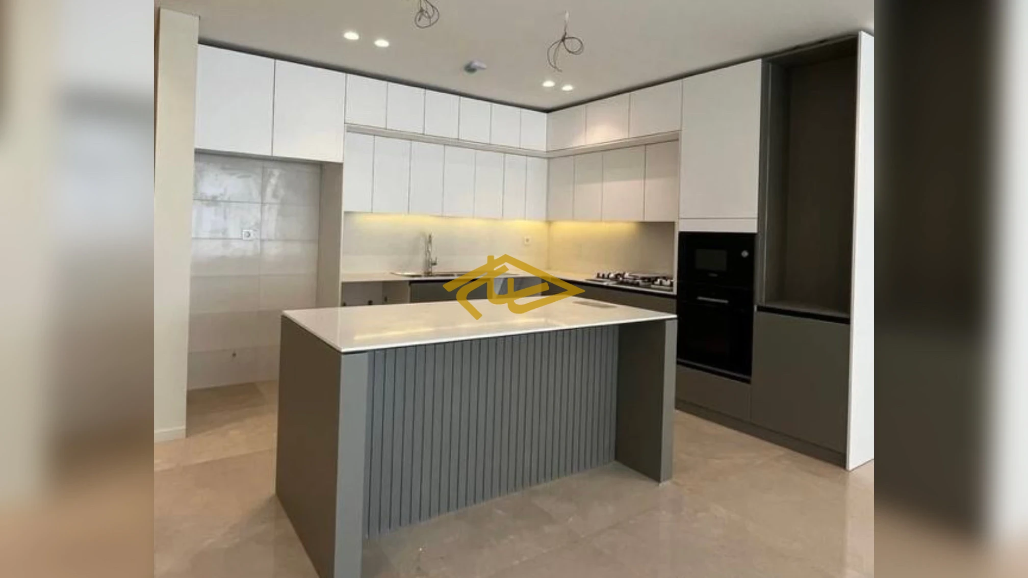 خرید آپارتمان 116 متری، 2 خوابه در زعفرانیه