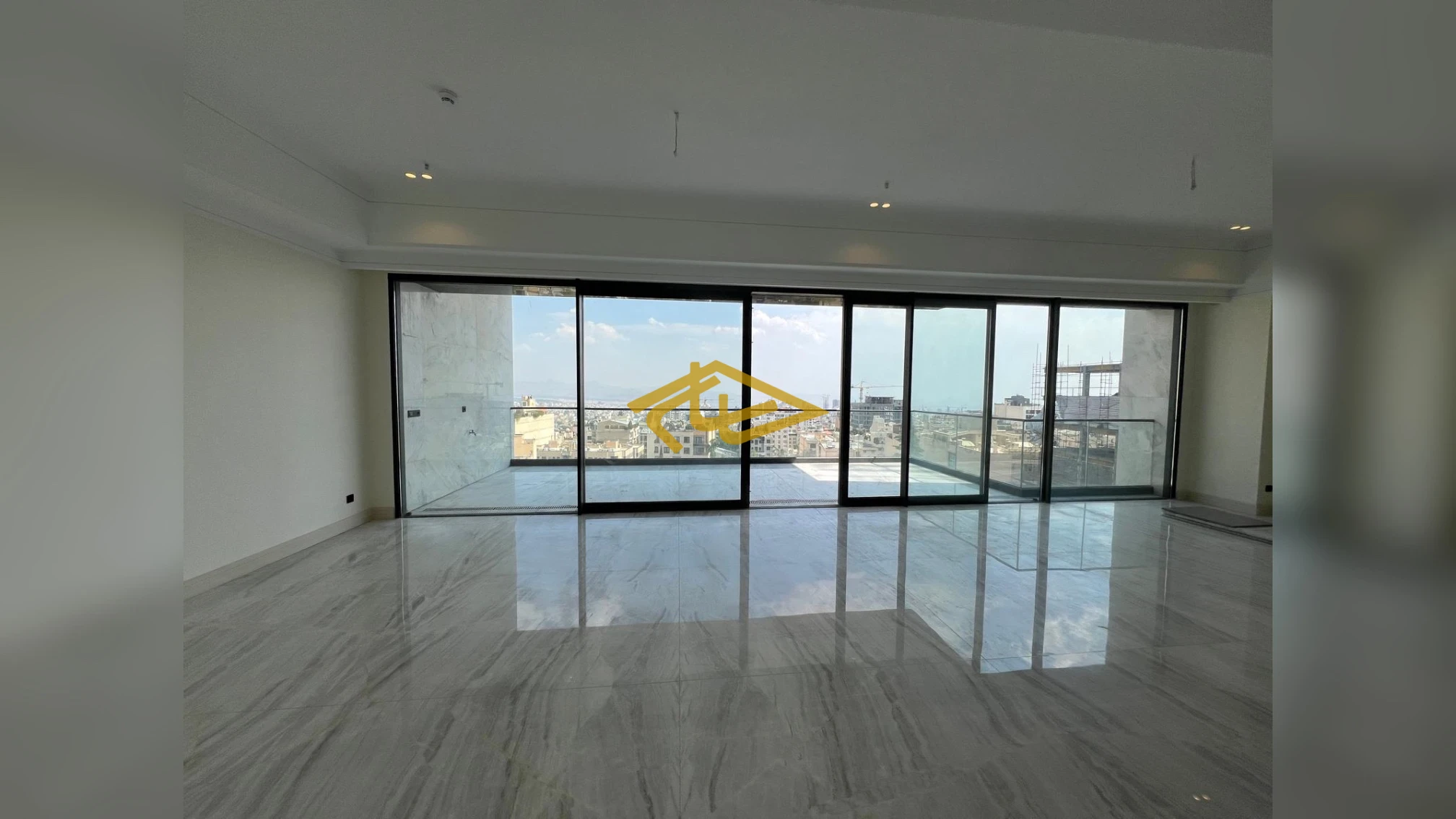 خرید و اجاره در ساختمان 10Forever زعفرانیه | سازنده علی دایی