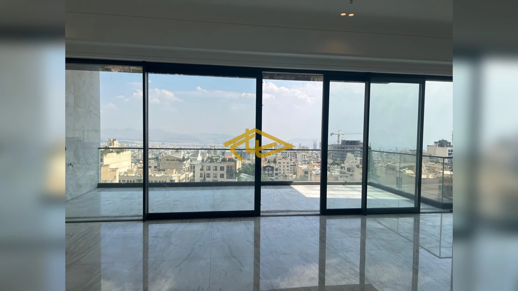 خرید و اجاره در ساختمان 10Forever زعفرانیه | سازنده علی دایی