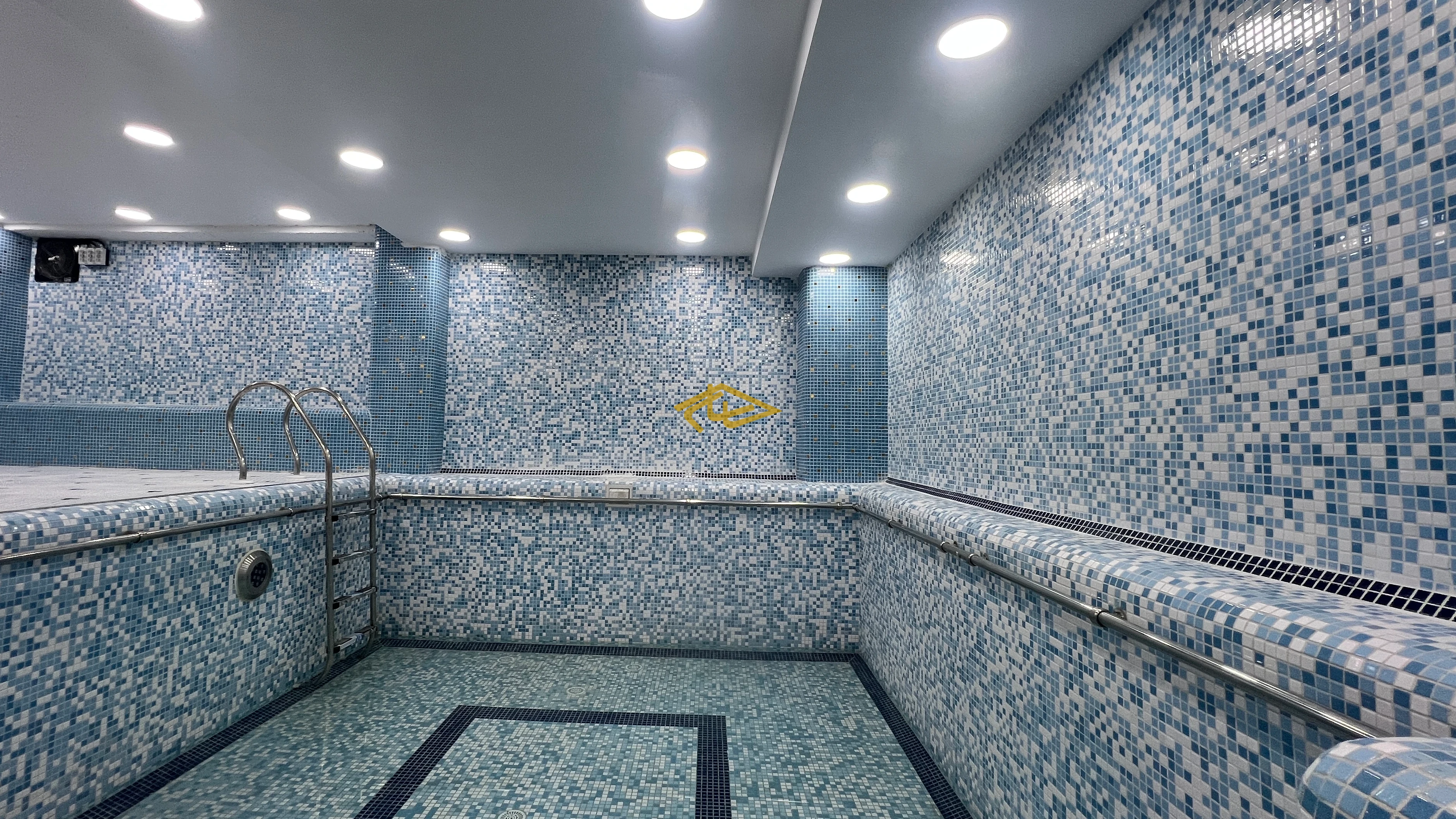 فروش آپارتمان ۲۶۰ متری لوکس در ولنجک | ۳ خواب + امکانات کامل