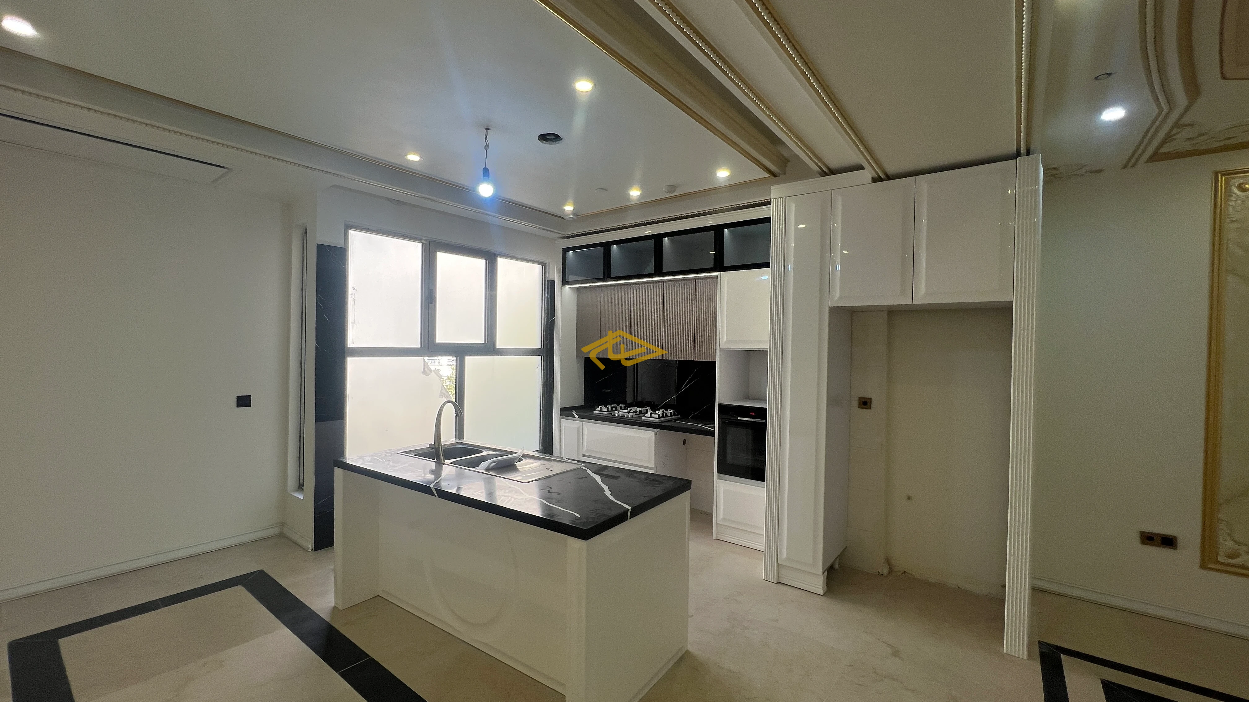 خرید آپارتمان ۱۲۵ متری در ولنجک | دو خواب، فول‌امکانات، قیمت عالی