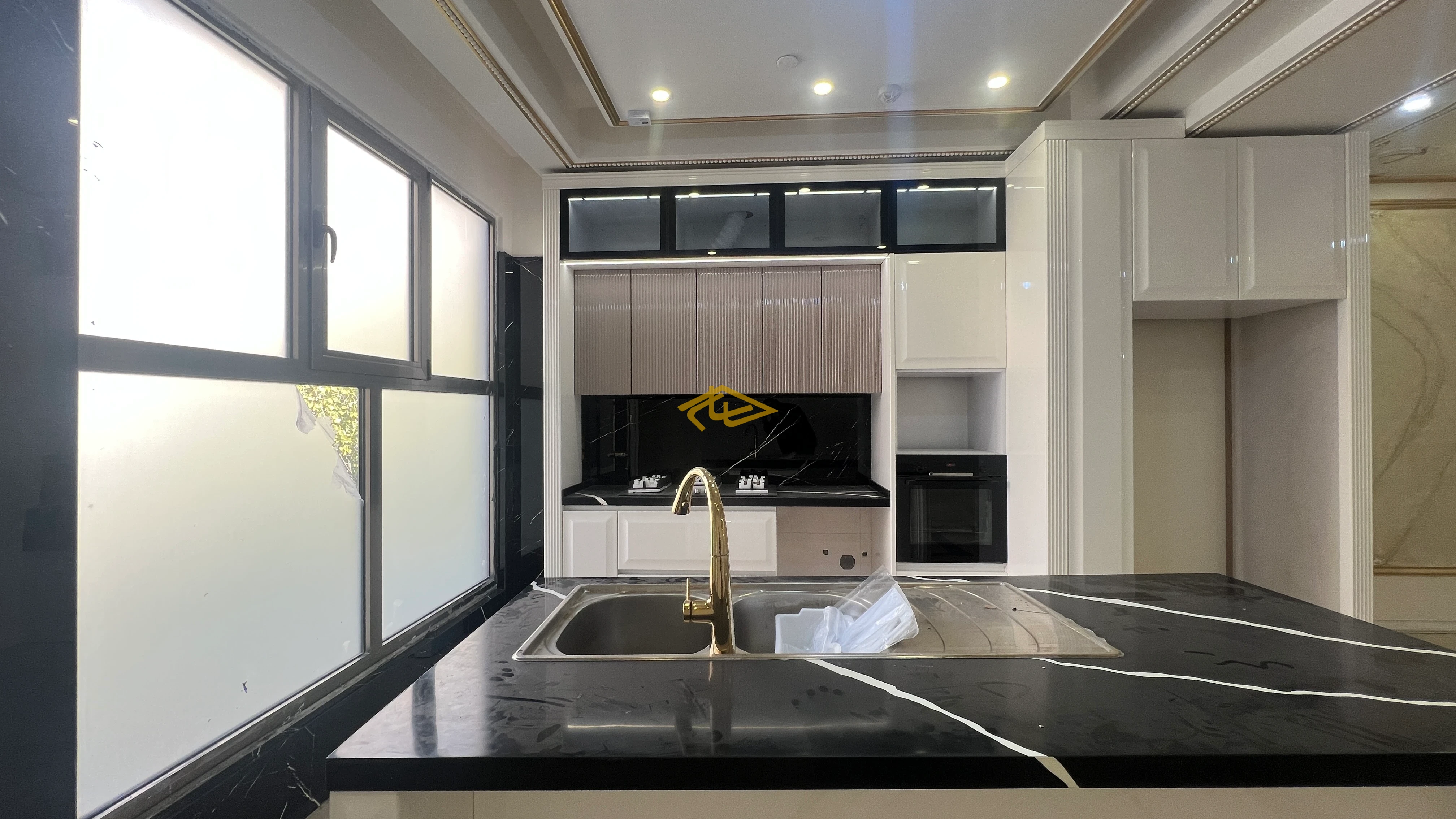 خرید آپارتمان ۱۲۵ متری در ولنجک | دو خواب، فول‌امکانات، قیمت عالی