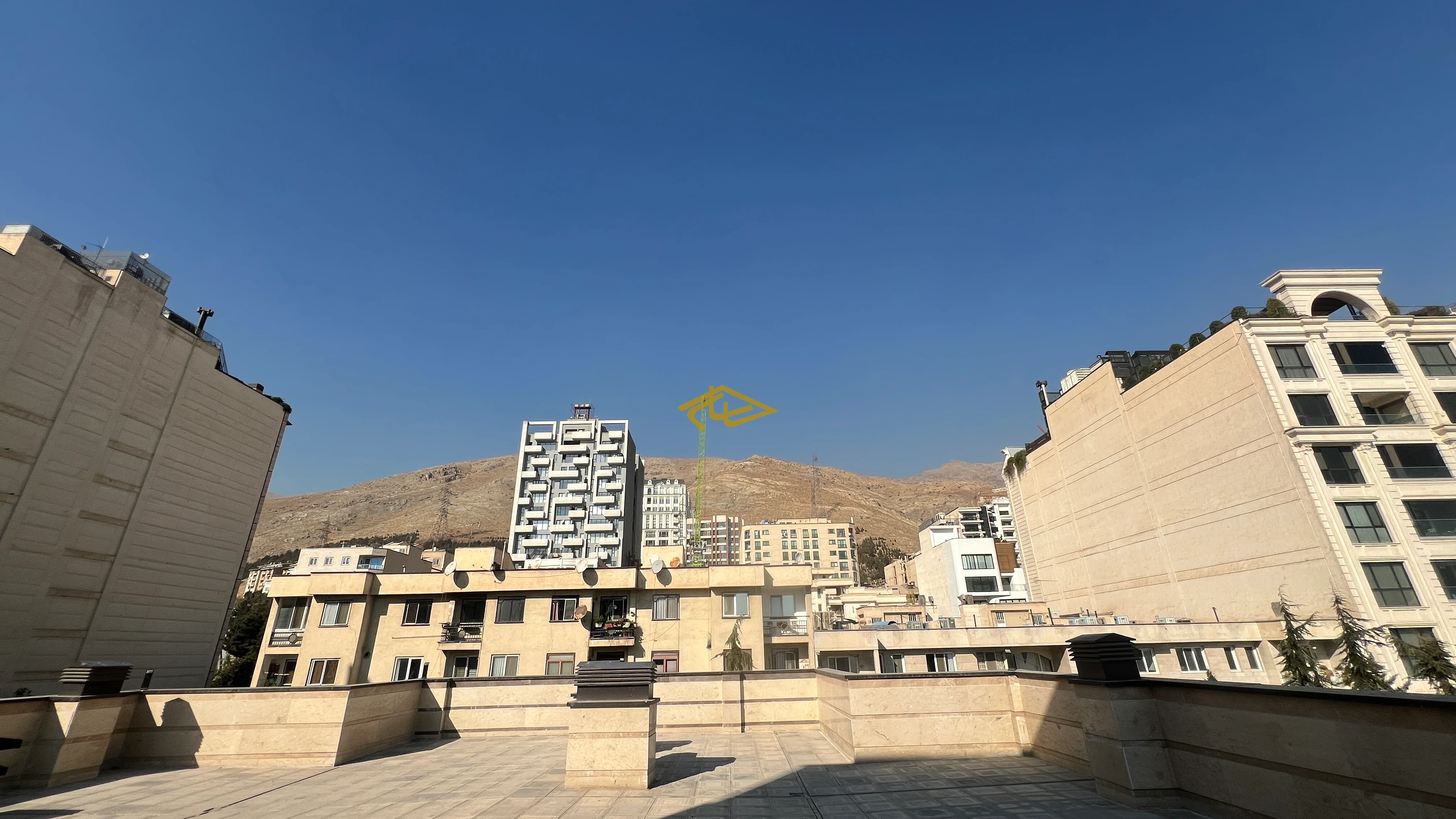 خرید آپارتمان ۱۲۵ متری در ولنجک | دو خواب، فول‌امکانات، قیمت عالی