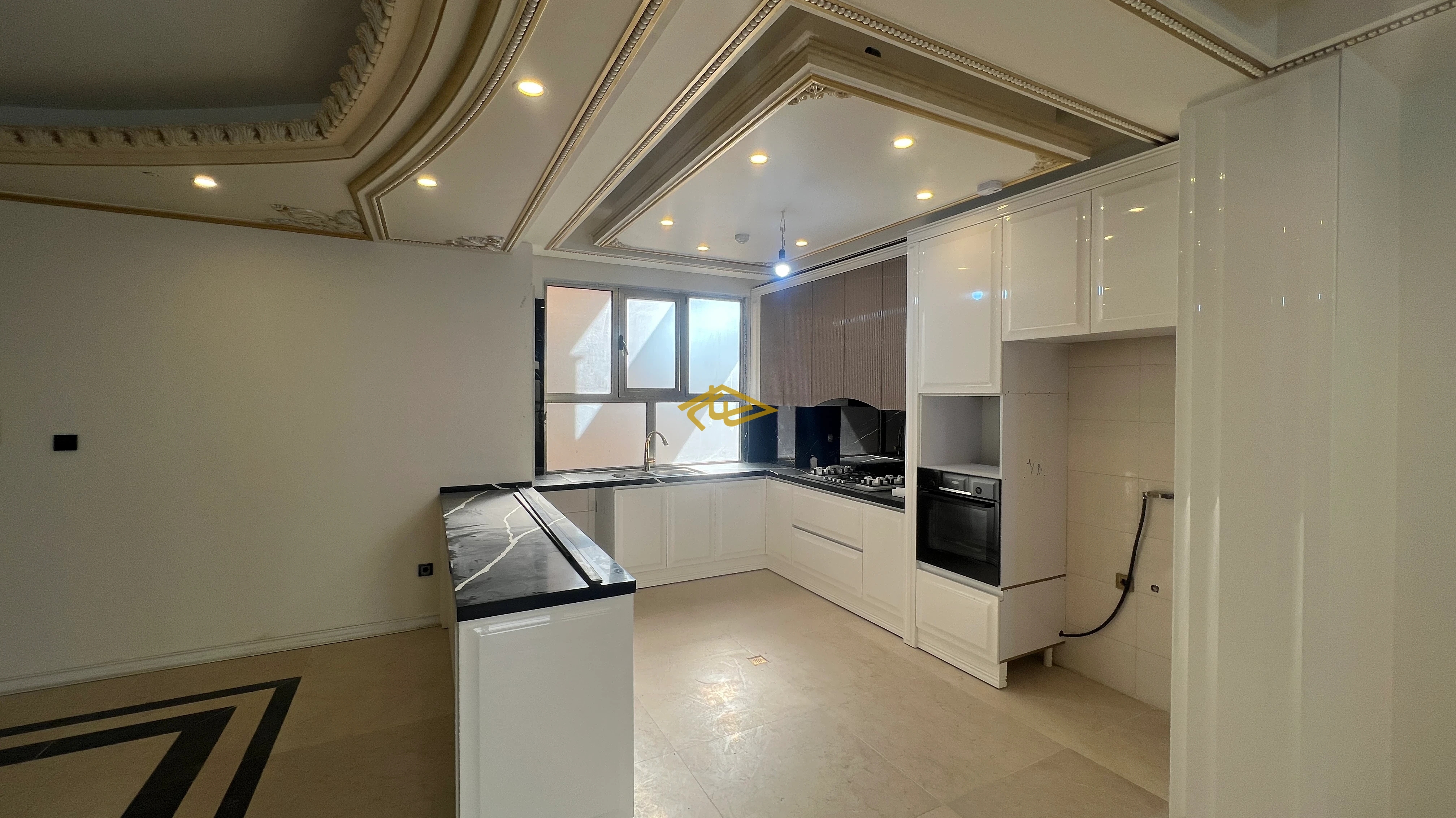 فروش آپارتمان ۱۶۰ متری نوساز در ولنجک | سه‌خواب مستر، فول‌امکانات