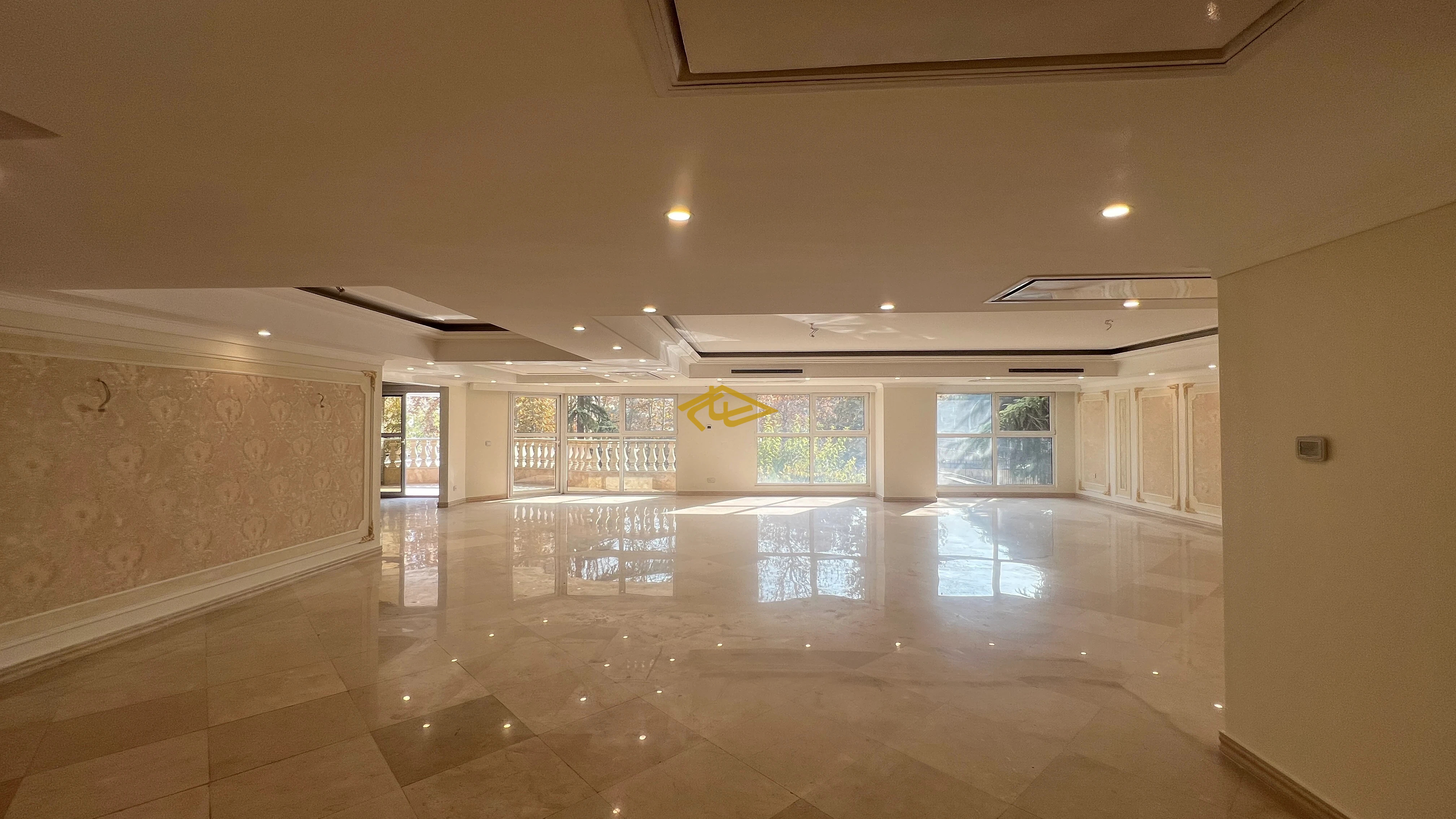 اجاره و رهن آپارتمان ۴۳۰ متری | سپیدکوه زعفرانیه