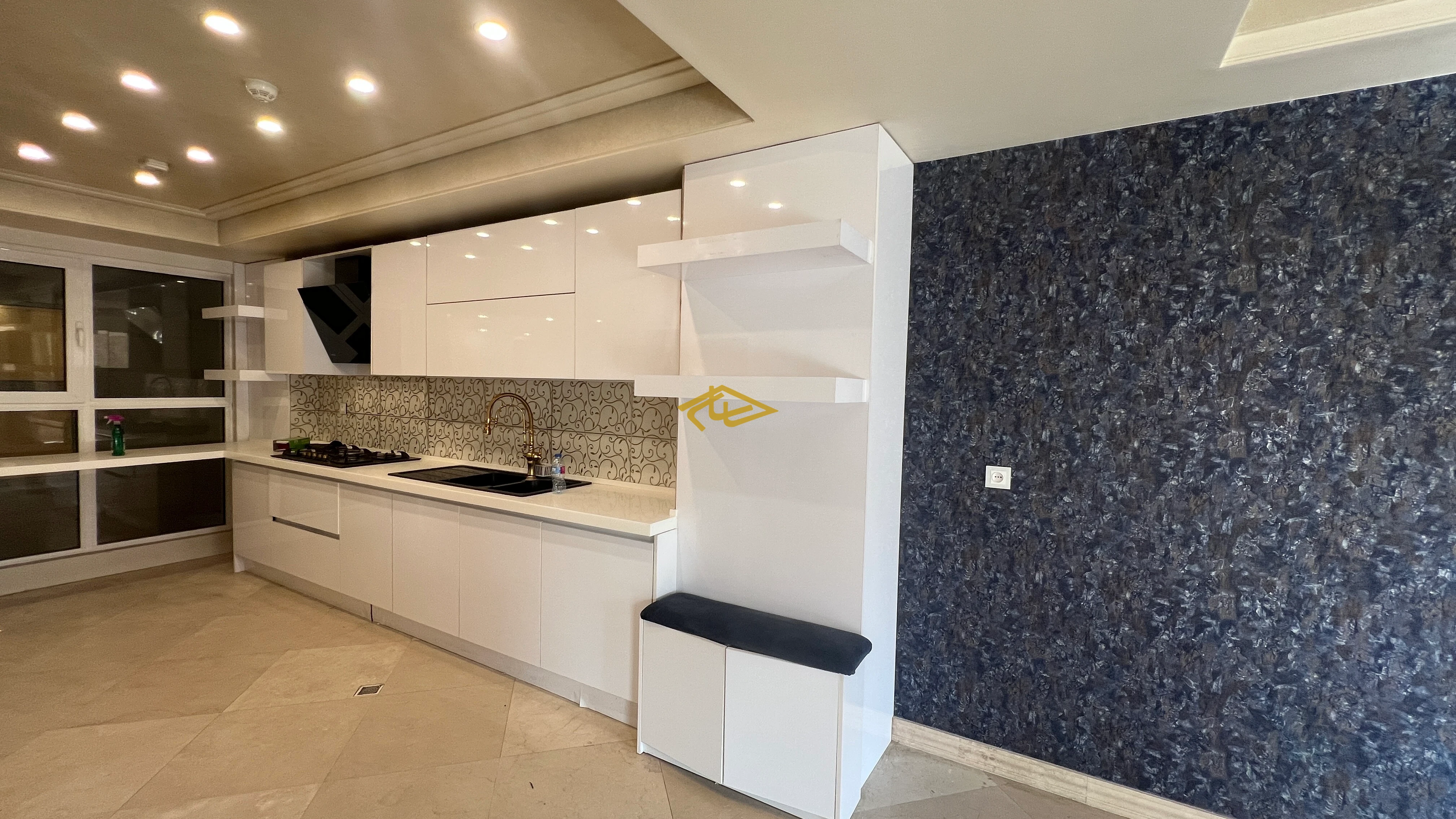 اجاره و رهن آپارتمان ۴۳۰ متری | سپیدکوه زعفرانیه