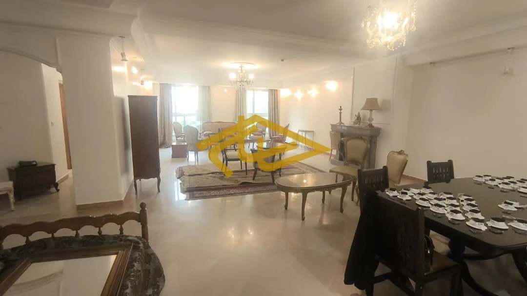 آپارتمان ۴ خواب در زعفرانیه | ۲۲۰ متر مشرف به باغ