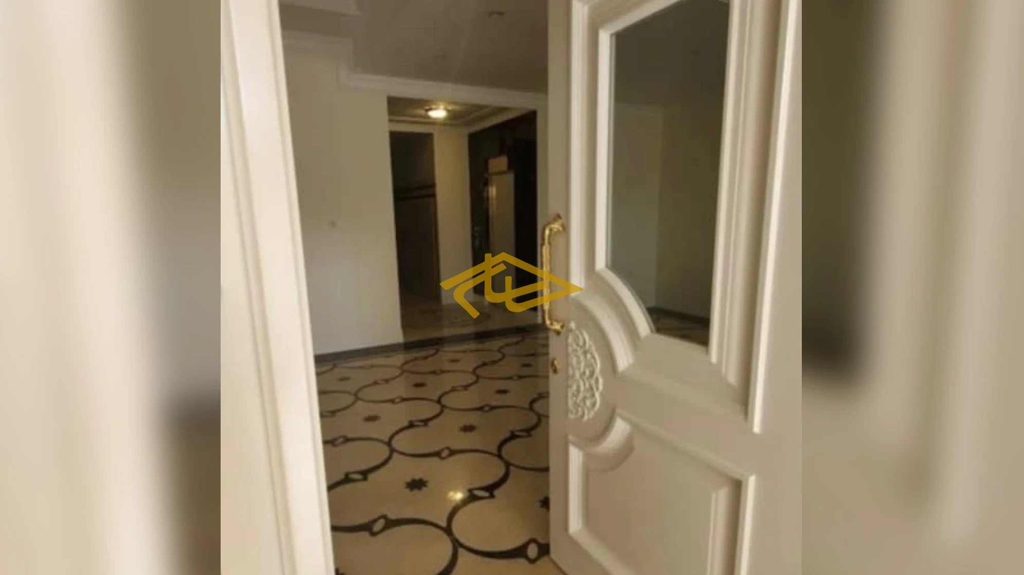 خرید آپارتمان ۱۹۵ متری تک‌واحدی در زعفرانیه خیابان الف | ۳ خواب، مستر، تراس بزرگ و مشاعات هتلی