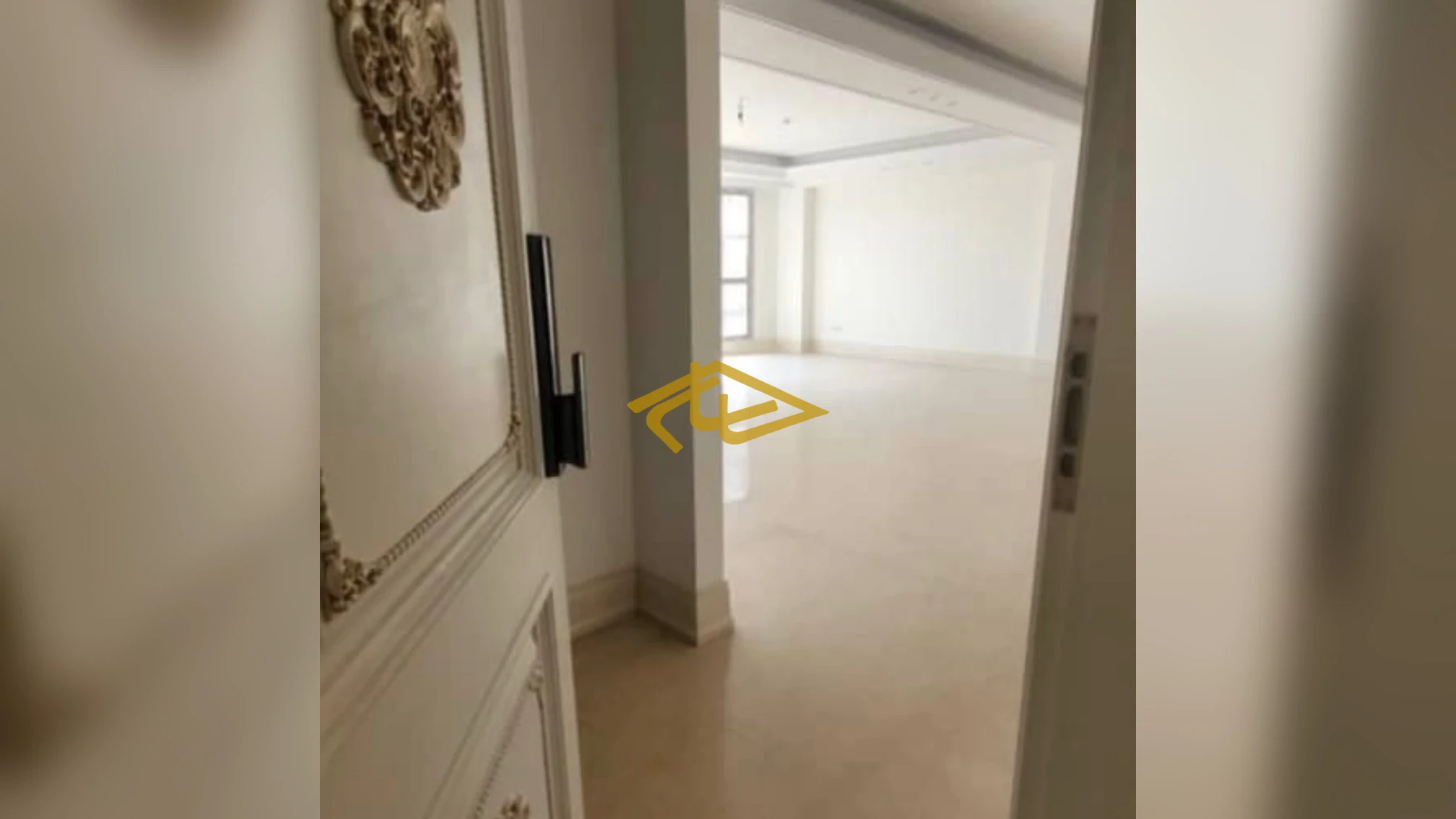 خرید آپارتمان ۱۹۵ متری تک‌واحدی در زعفرانیه خیابان الف | ۳ خواب، مستر، تراس بزرگ و مشاعات هتلی