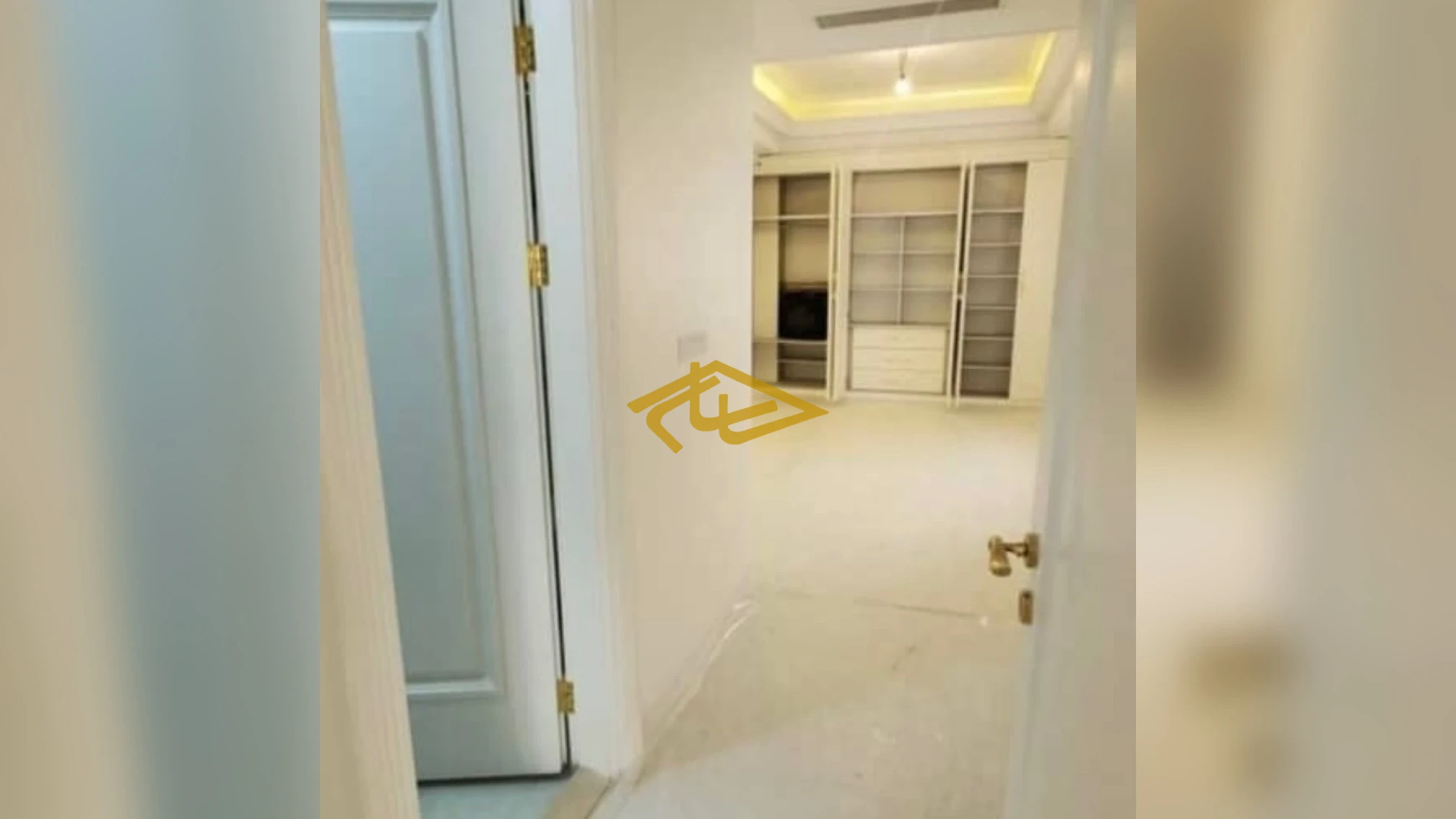 خرید آپارتمان ۱۹۵ متری تک‌واحدی در زعفرانیه خیابان الف | ۳ خواب، مستر، تراس بزرگ و مشاعات هتلی