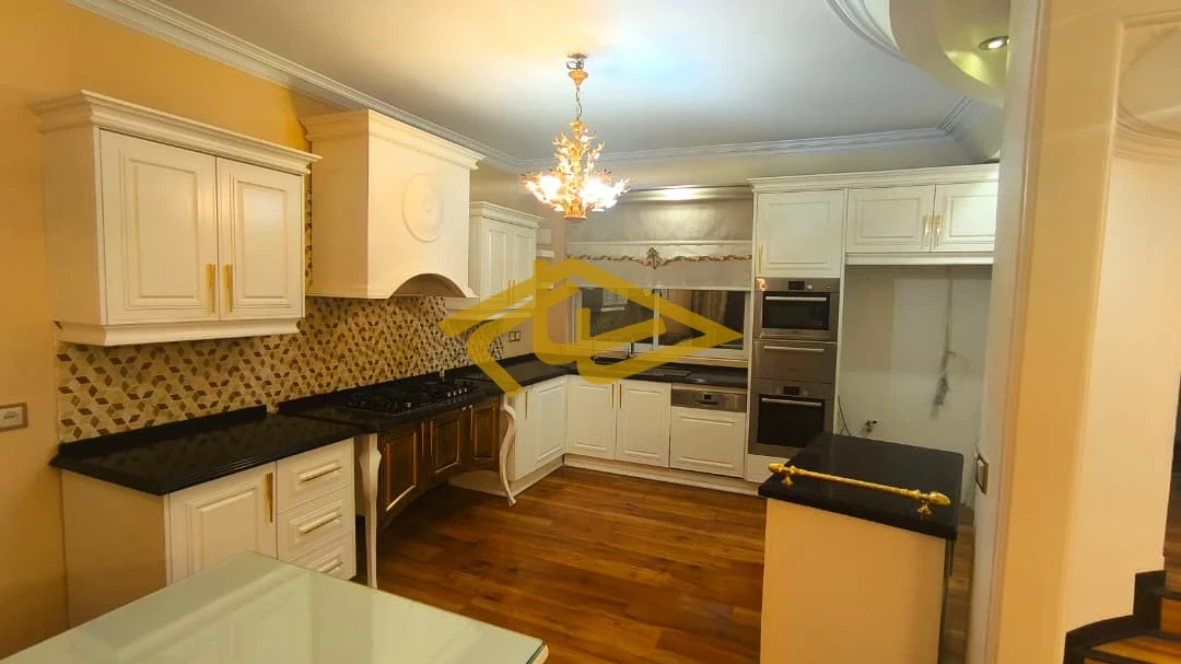 خرید آپارتمان ۱۵۰ متری در زعفرانیه | بازسازی‌شده، کم‌واحد، لوکیشن عالی | پیشنهاد املاک ساسان