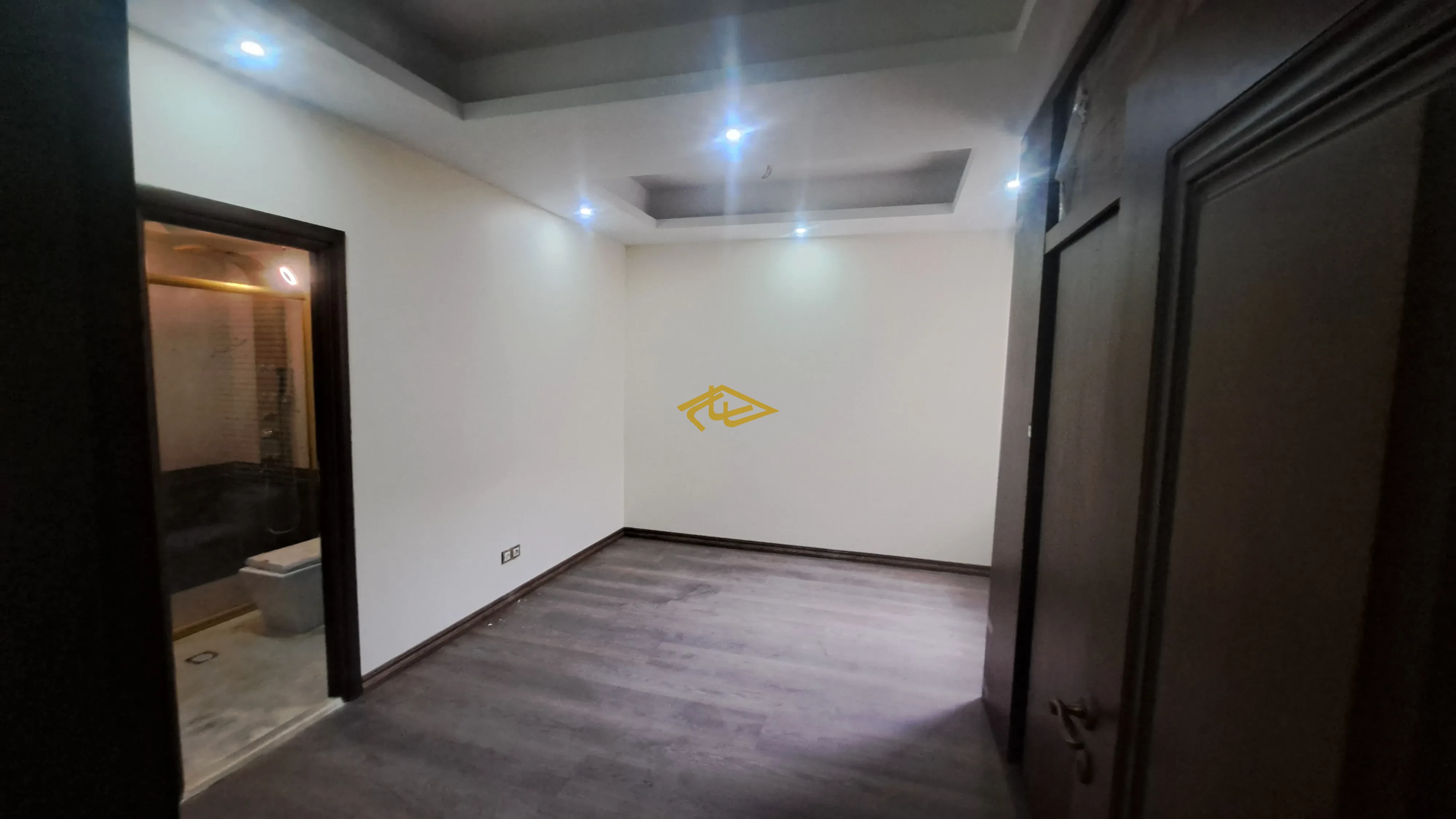 اجاره آپارتمان ۱۵۵ متری لوکس در ولنجک | ۳ خواب، ۴ ساله، فول امکانات | رهن کامل