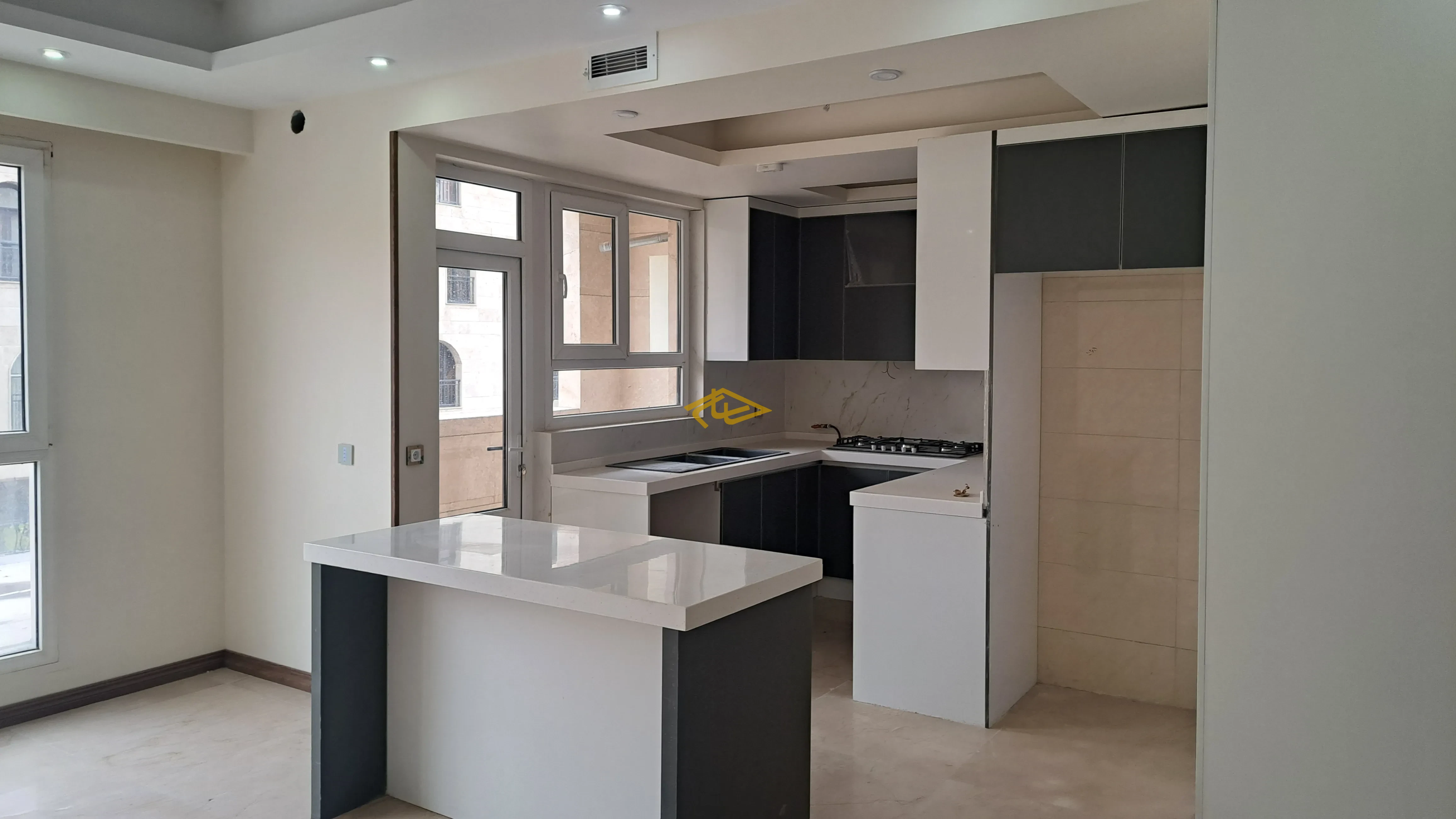 اجاره آپارتمان ۱۵۵ متری لوکس در ولنجک | ۳ خواب، ۴ ساله، فول امکانات | رهن کامل