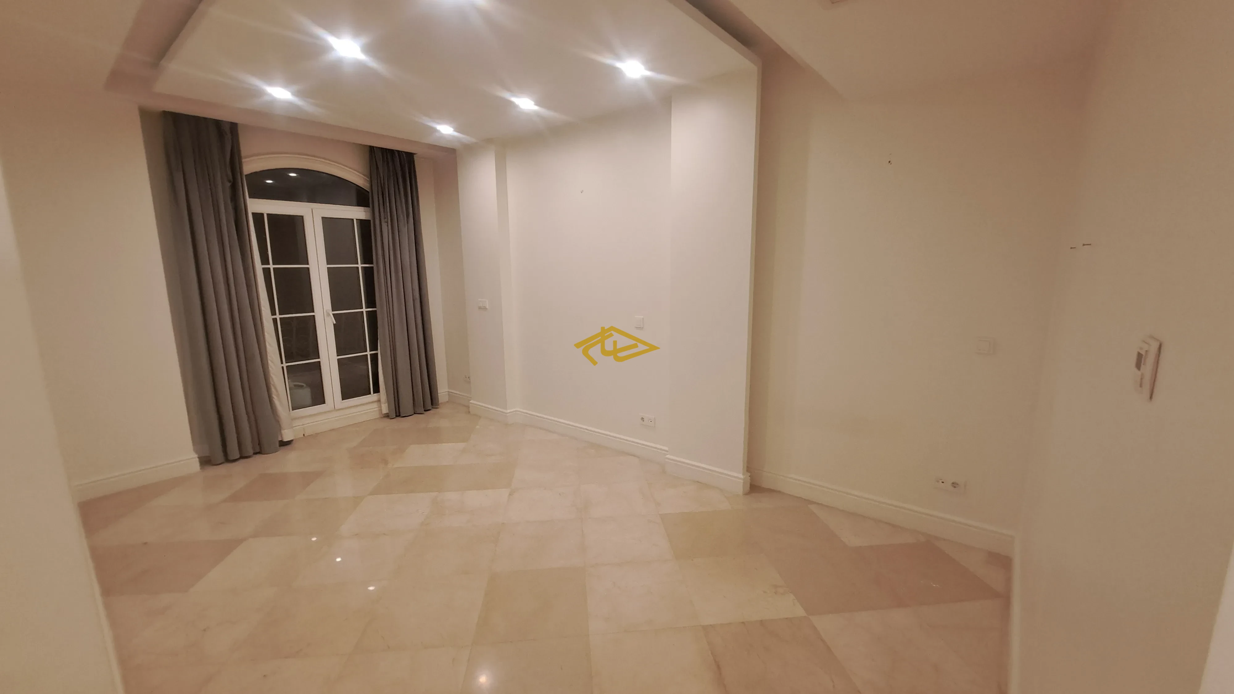 اجاره آپارتمان ۲۳۰ متری ۳ خواب مستر تکواحدی | رهن کامل ولنجک