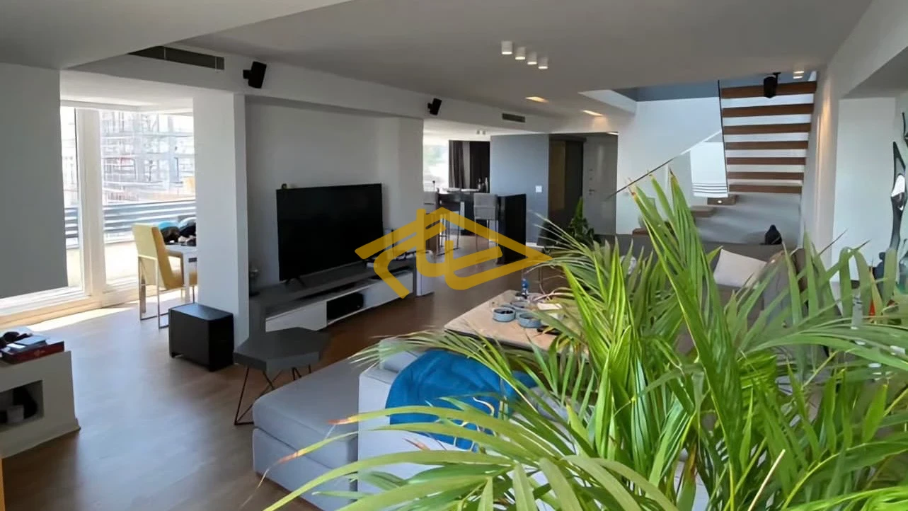 پنت‌هاوس تریبلکس خاص با ویو ابدی در ولنجک