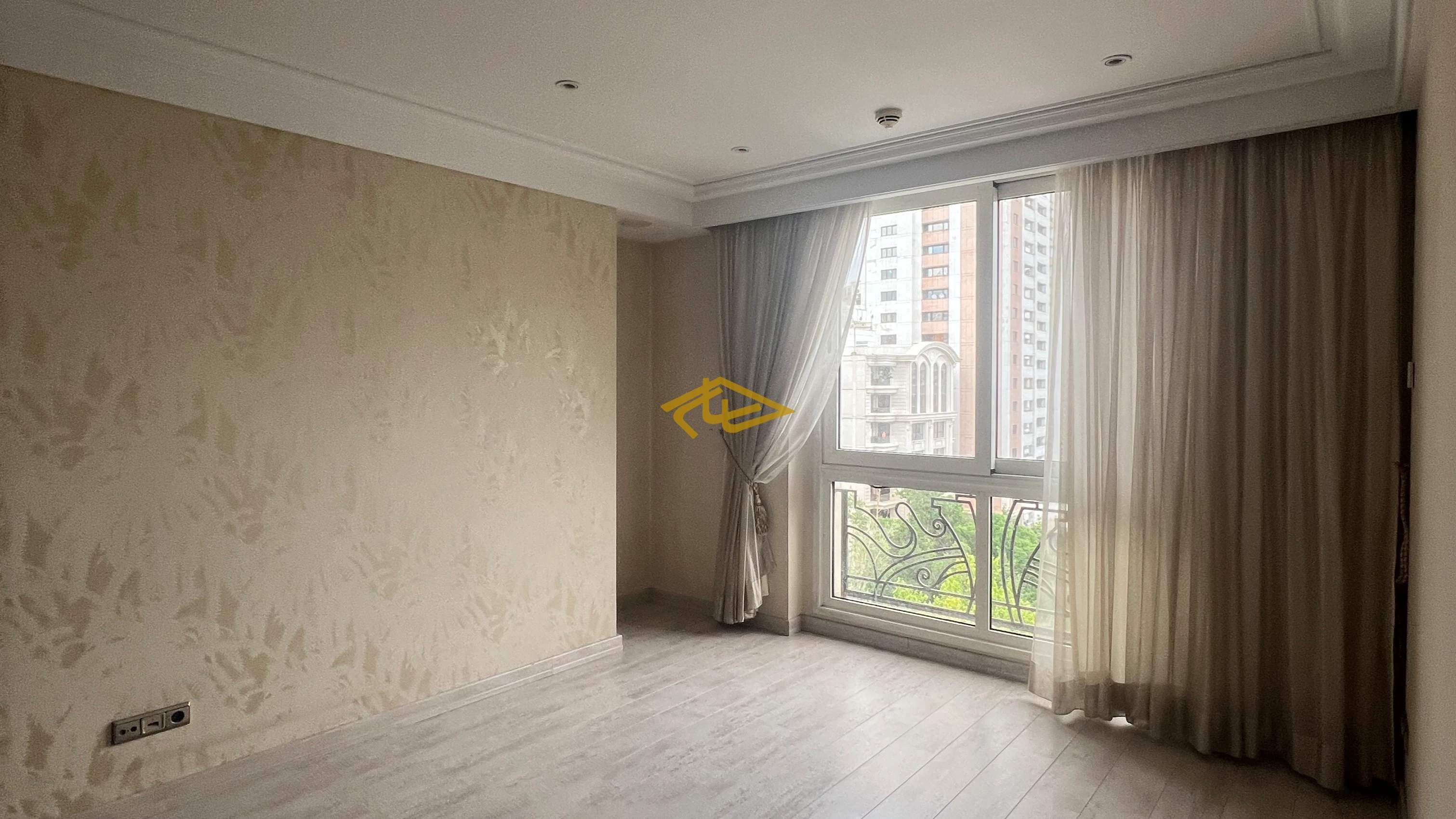 خرید آپارتمان در چناران پارک فرشته