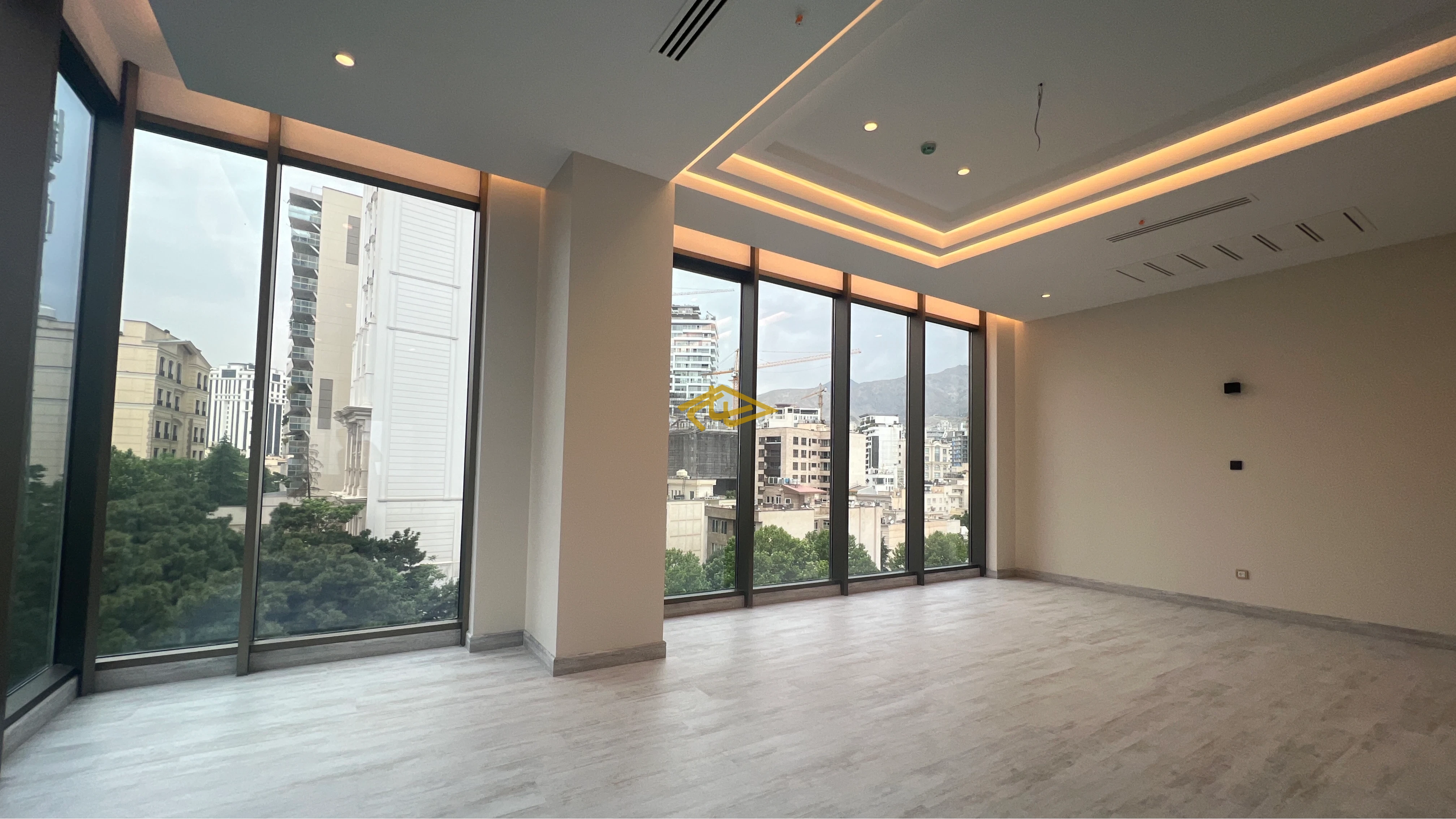 خرید آپارتمان لوکس در فرشته - الهیه | 400 متر فول امکانات