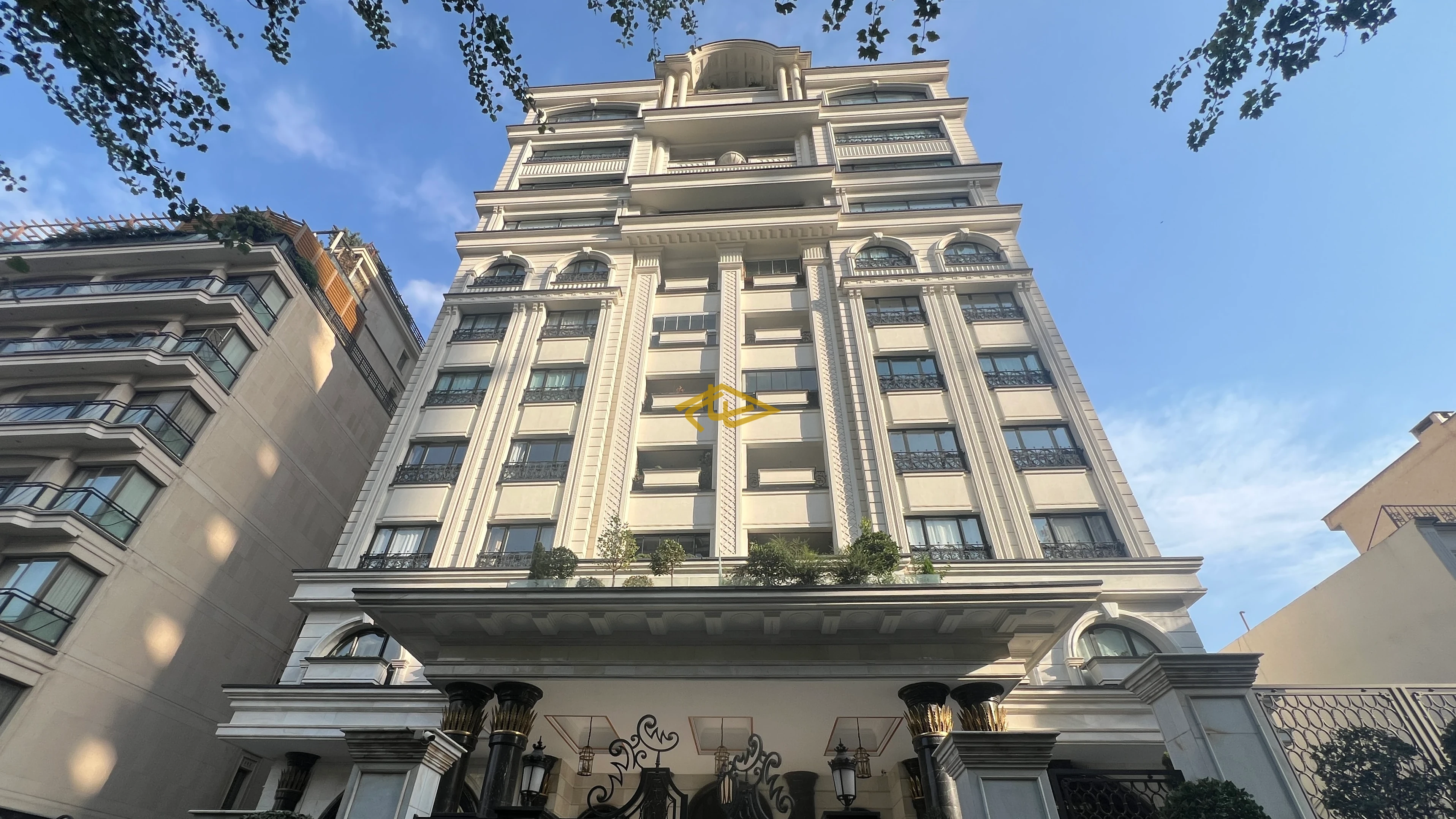 رهن و اجاره در برج آوانگارد ولنجک