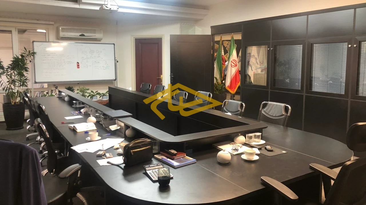 رهن و اجاره دفتر کار ۲۷۰ متری در ولنجک | خیابان ساسان