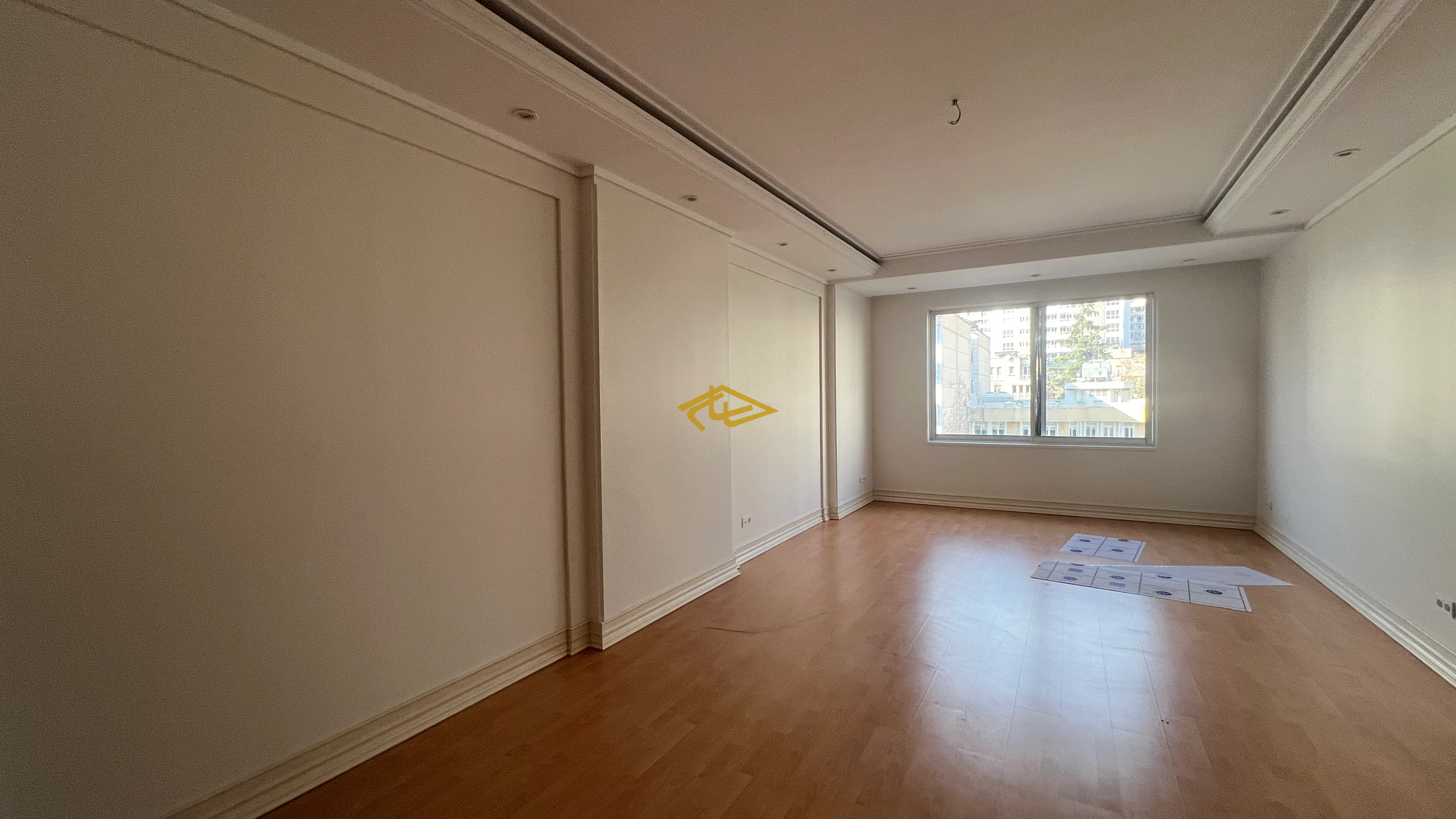 اجاره آپارتمان ۱۶۵ متری در برج پارک رویال ولنجک | ۳ خواب مستر فول امکانات