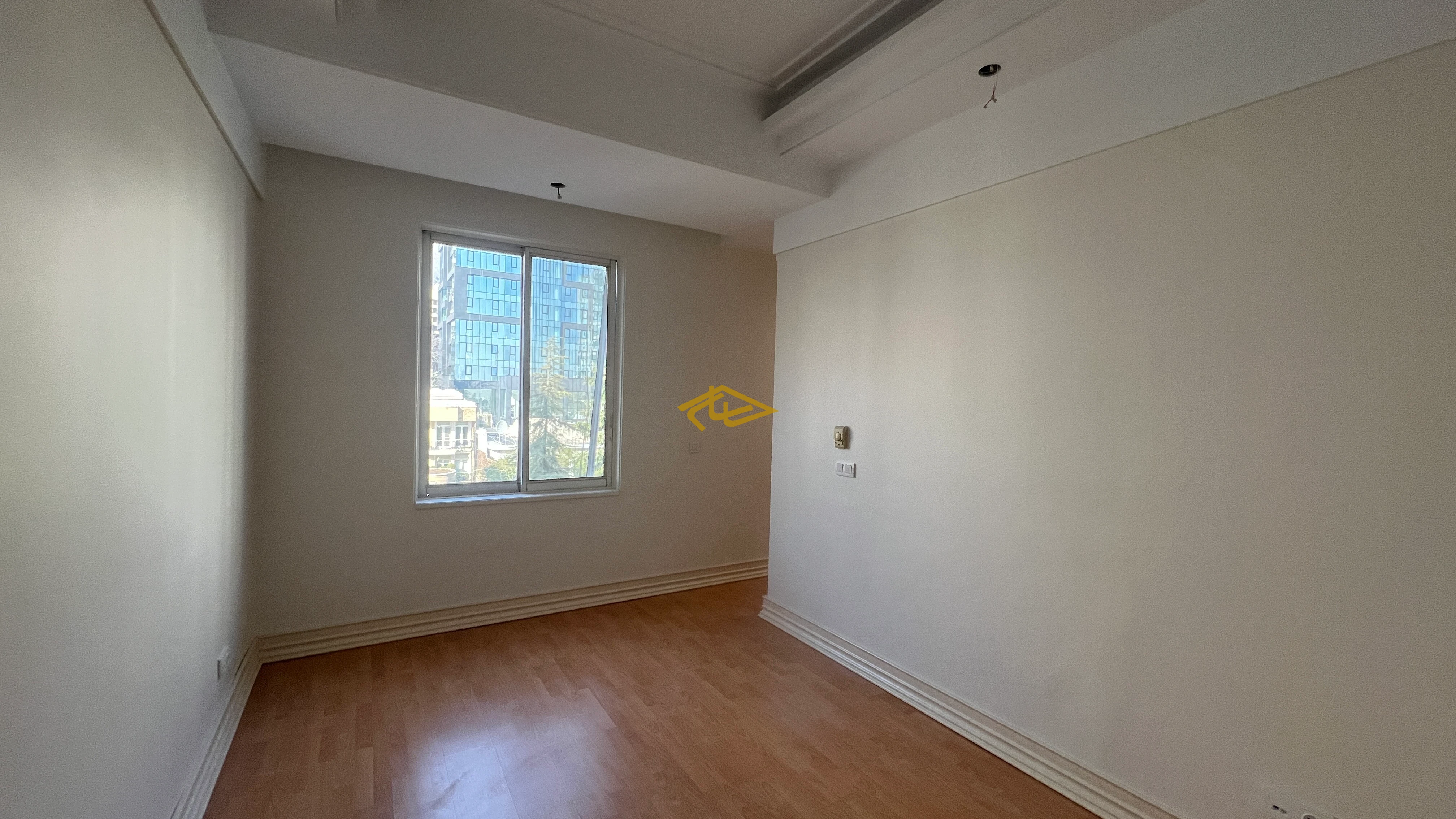 اجاره آپارتمان ۱۶۵ متری در برج پارک رویال ولنجک | ۳ خواب مستر فول امکانات