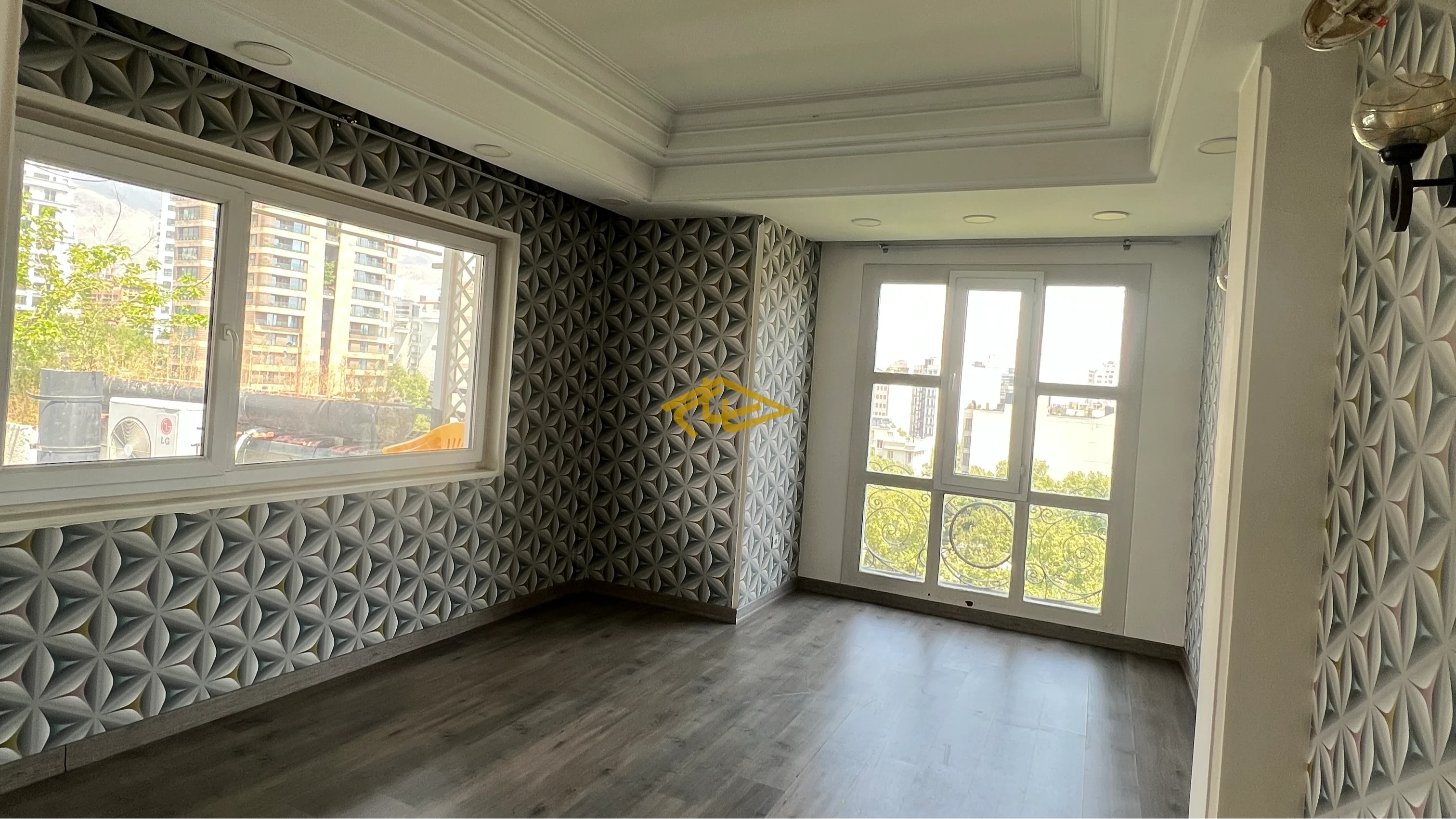 اجاره پنت‌هاوس ۵۰۰ متری دوبلکس در محمودیه | تراس گاردن ۱۰۰ متری