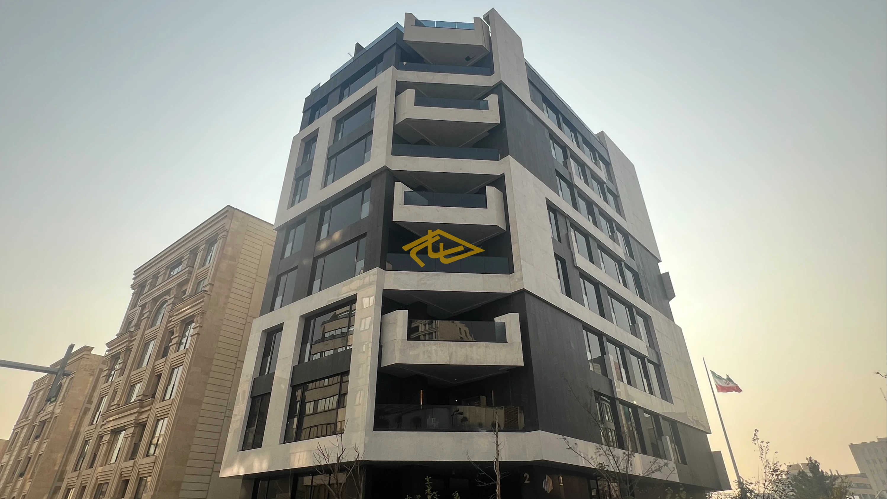 خرید آپارتمان در ساختمان ماری ولنجک | ۲۰۰ متری ۳ خواب