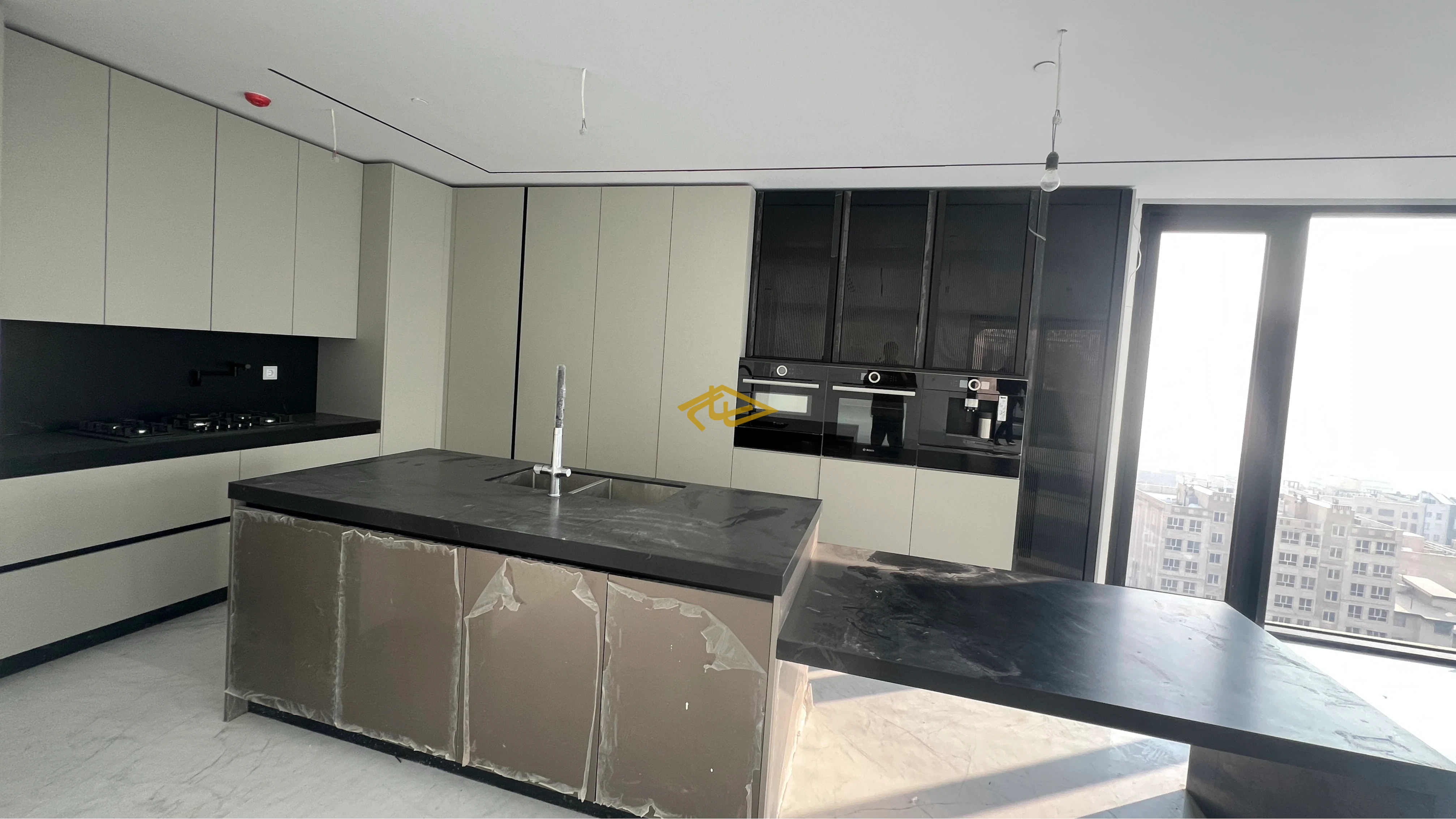 خرید آپارتمان در ساختمان ماری ولنجک | ۲۰۰ متری ۳ خواب