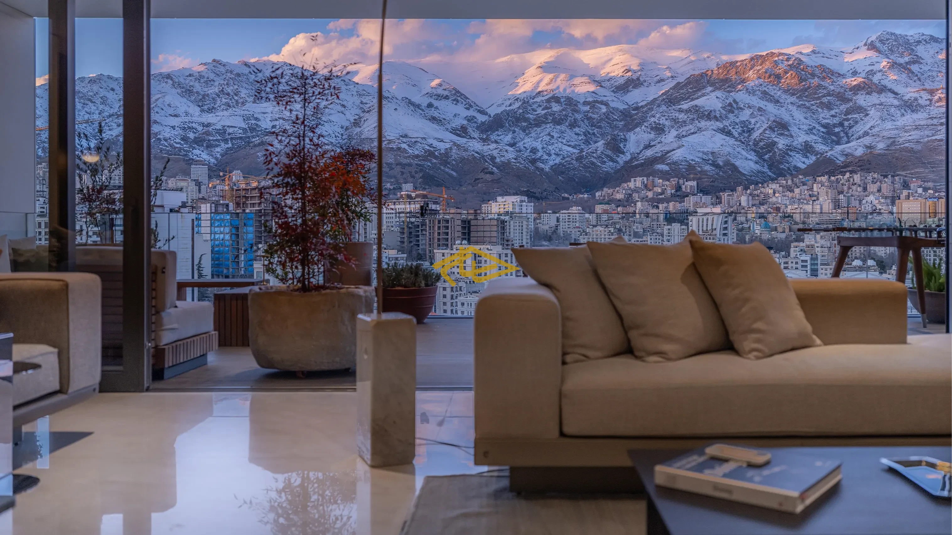 خرید و اجاره آپارتمان در ساختمان پلاک ۲۳ پارسا فرشته