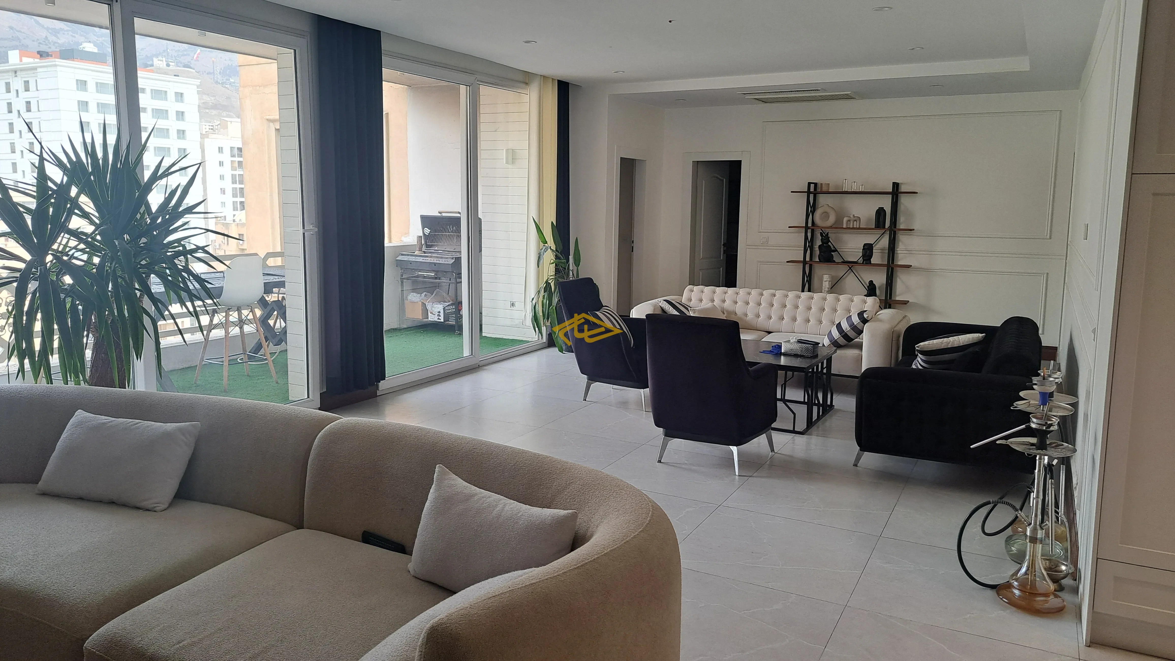 فروش آپارتمان ١٢٩ متري در زعفرانيه