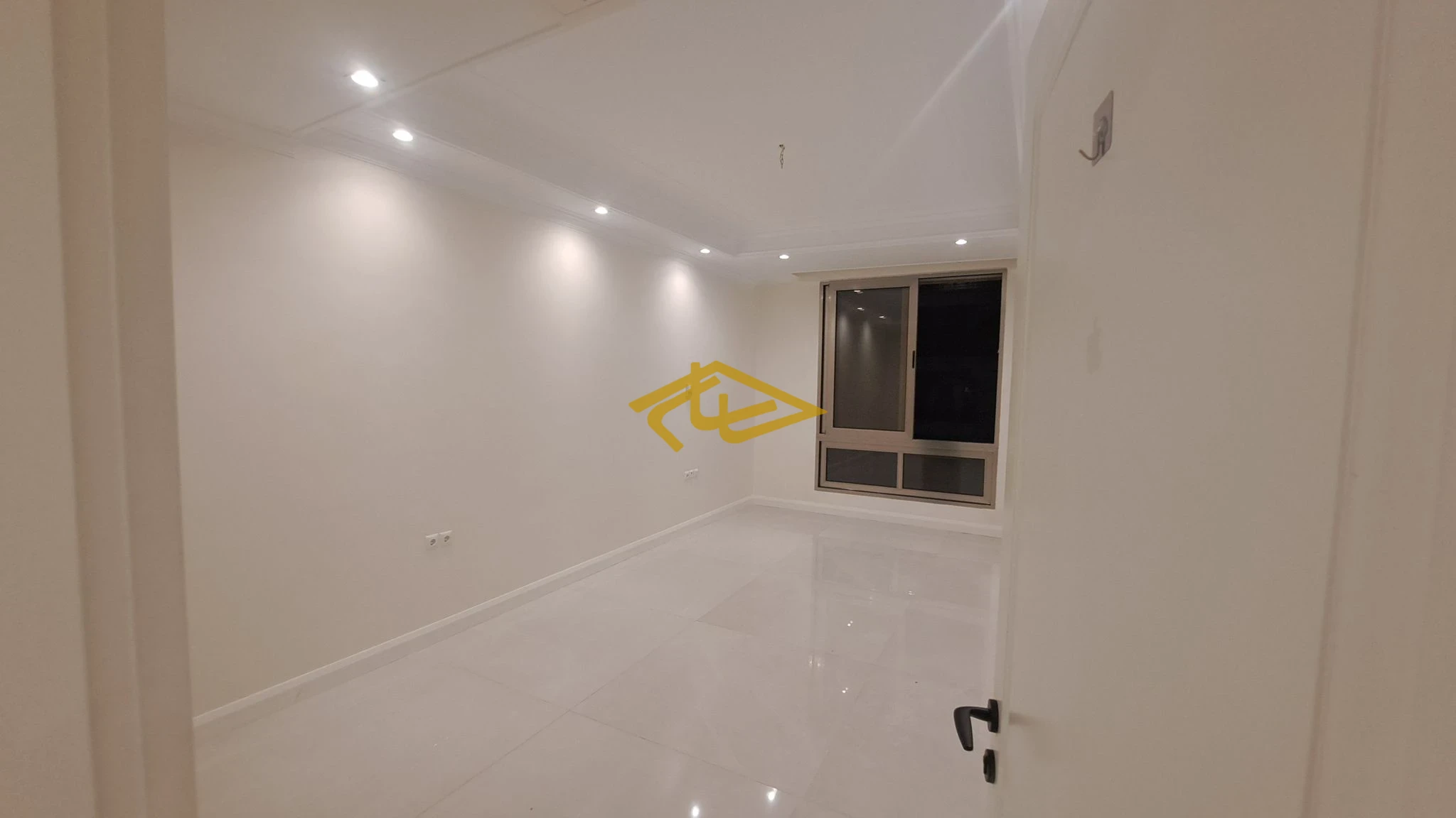 اجاره آپارتمان در زعفرانیه | ۲۹۰ متر ۴ خواب سوپر لوکس