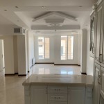 اجاره آپارتمان در زعفرانيه ١٤٥ متر ٣ خواب خوش نقشه كم واحد طبقات بالا در خيابان كوهپيما