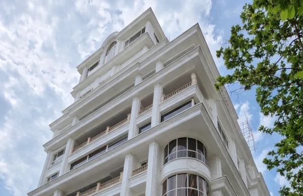 رهن و اجاره آپارتمان در سناتور پالاس زعفرانیه | ۲۳۵ متر